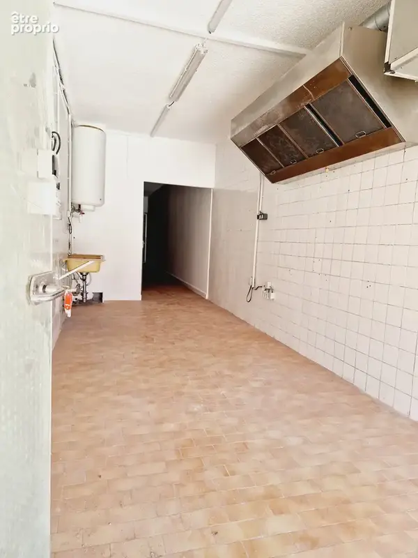Local commercial 43,47 m2 Port de Gruissan 210 000 euros. - photo 3