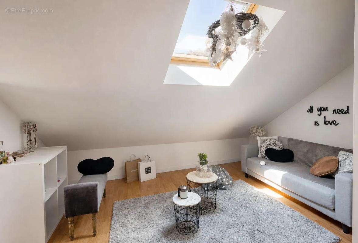 Maison de 8 pièces de 140 m² située à Four - photo 8