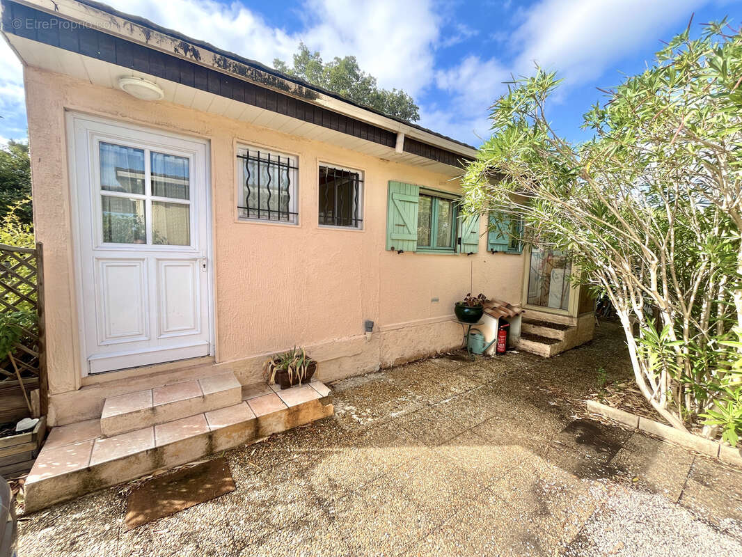 Maison à ROQUEBRUNE-SUR-ARGENS