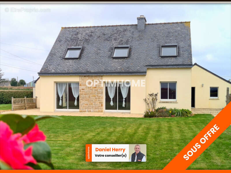 Maison à PLOUGAR