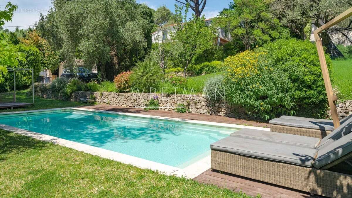 Maison à VALBONNE