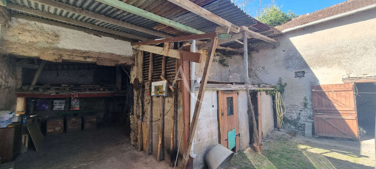 Maison à LA CHAUSSEE-SAINT-VICTOR