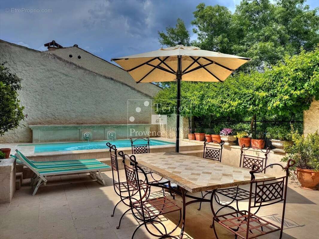 Maison à ENTRECASTEAUX