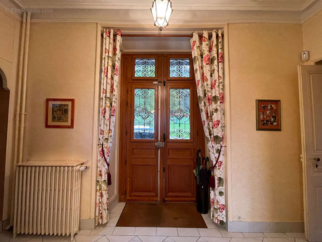 Maison à COULOMMIERS