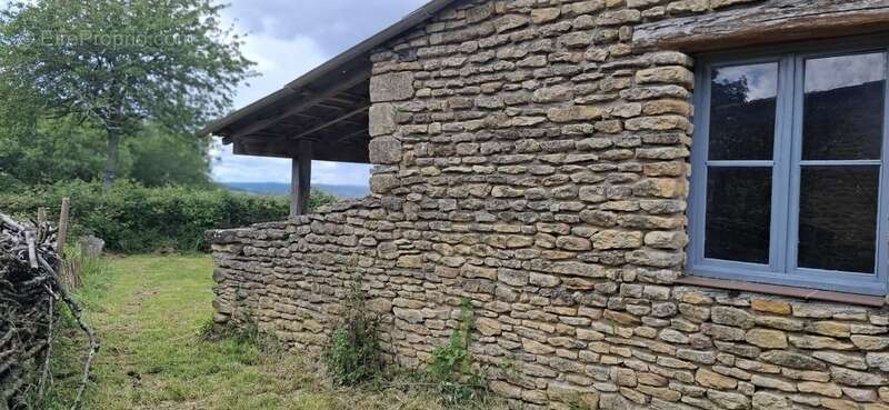 Maison à LA CHAPELLE-AUBAREIL