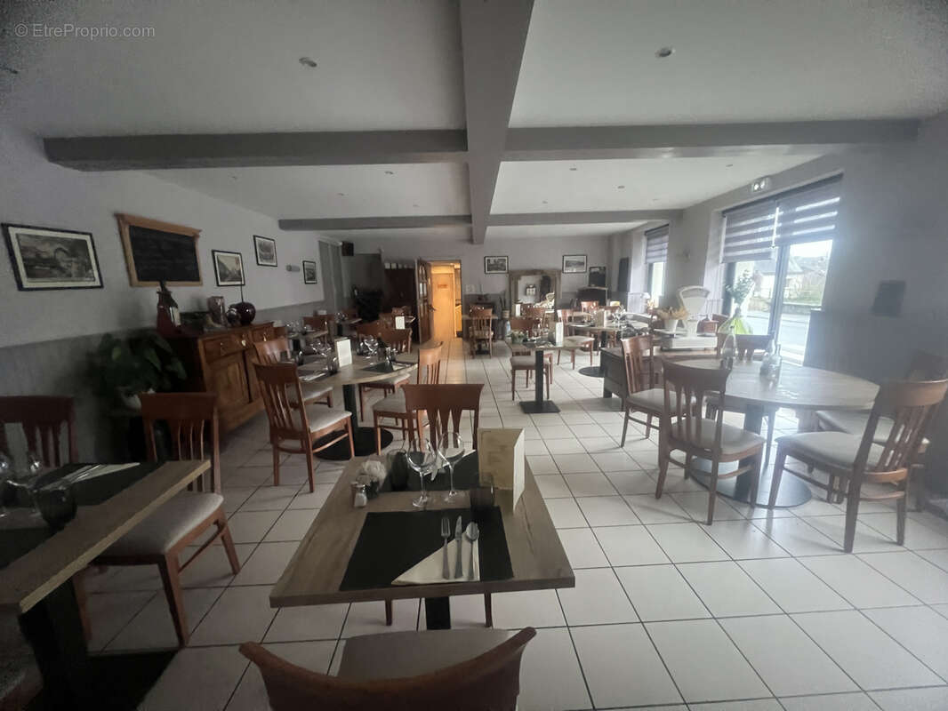 Commerce à JUGON-LES-LACS