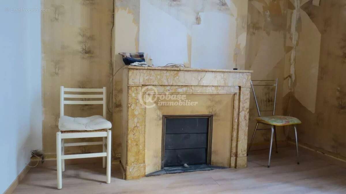 Chave/Eugène Pierre T4 dans bel immeuble ancien - photo 5