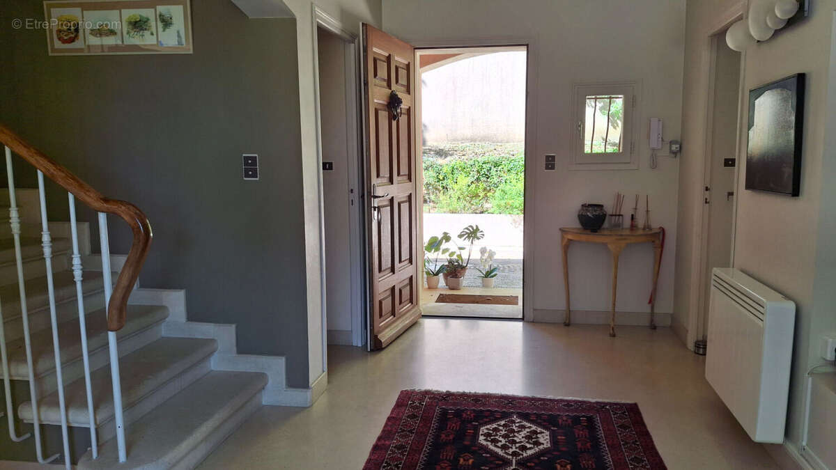 A vendre,  Drôme provençale, Belle Villa de 200 m2, piscine, garages, terrain  arboré de 3400m². - photo 18