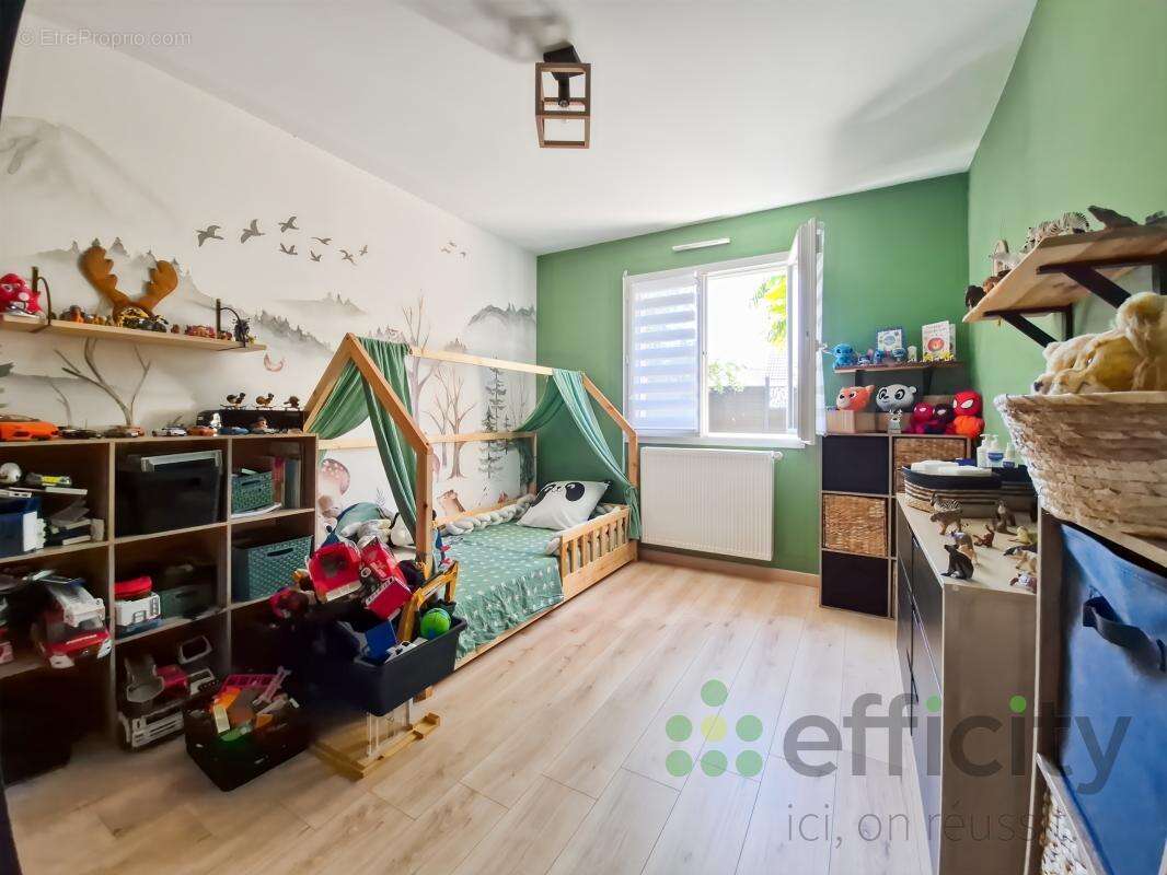 Maison 133 m² à Saint-Ouen-En-Belin  - photo 7