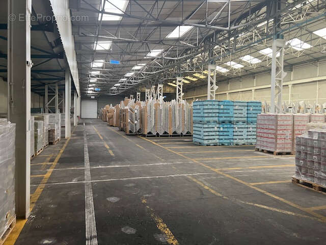 Commerce à SAINT-CLAIR-DU-RHONE