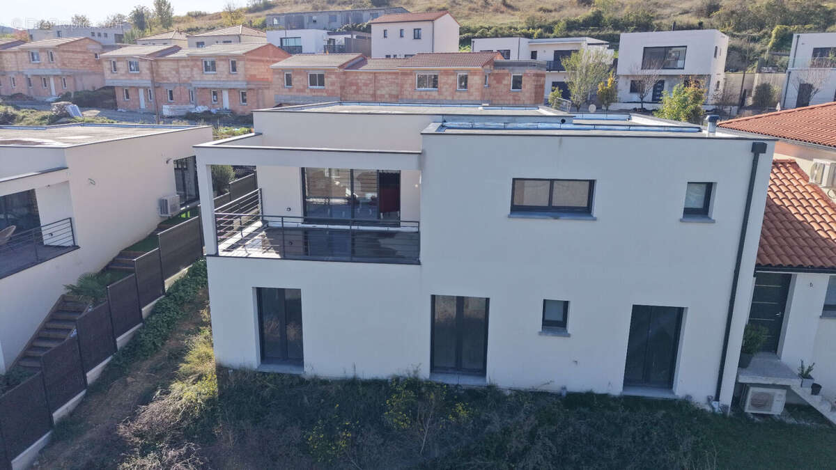 Maison à LES MARTRES-DE-VEYRE