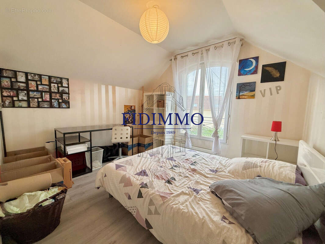 Maison à SAINT-MAUR-DES-FOSSES