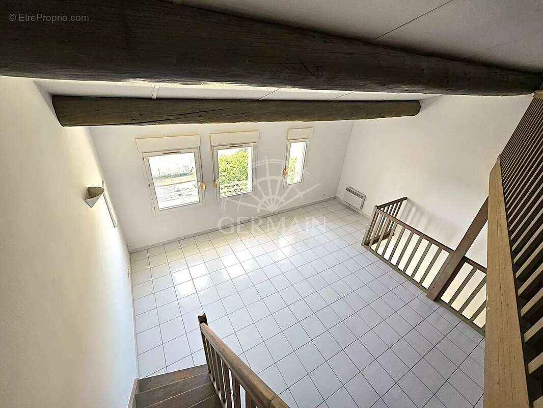 Appartement à L'ISLE-SUR-LA-SORGUE