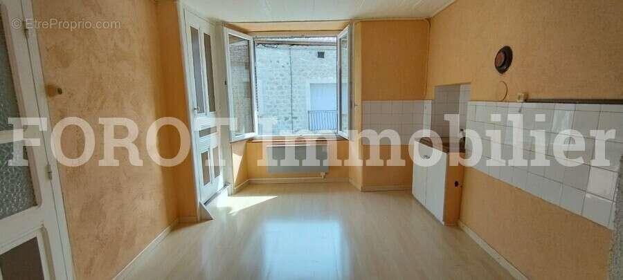 Maison à LACHAPELLE-SOUS-CHANEAC