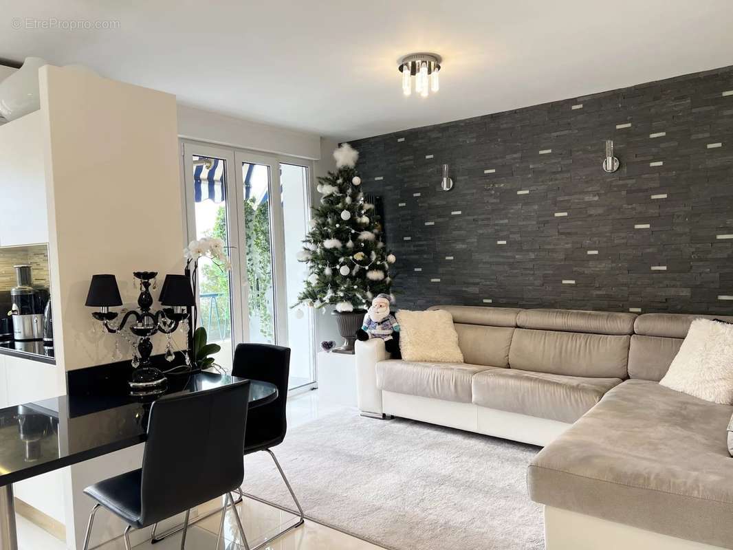 Appartement à ROQUEBRUNE-CAP-MARTIN