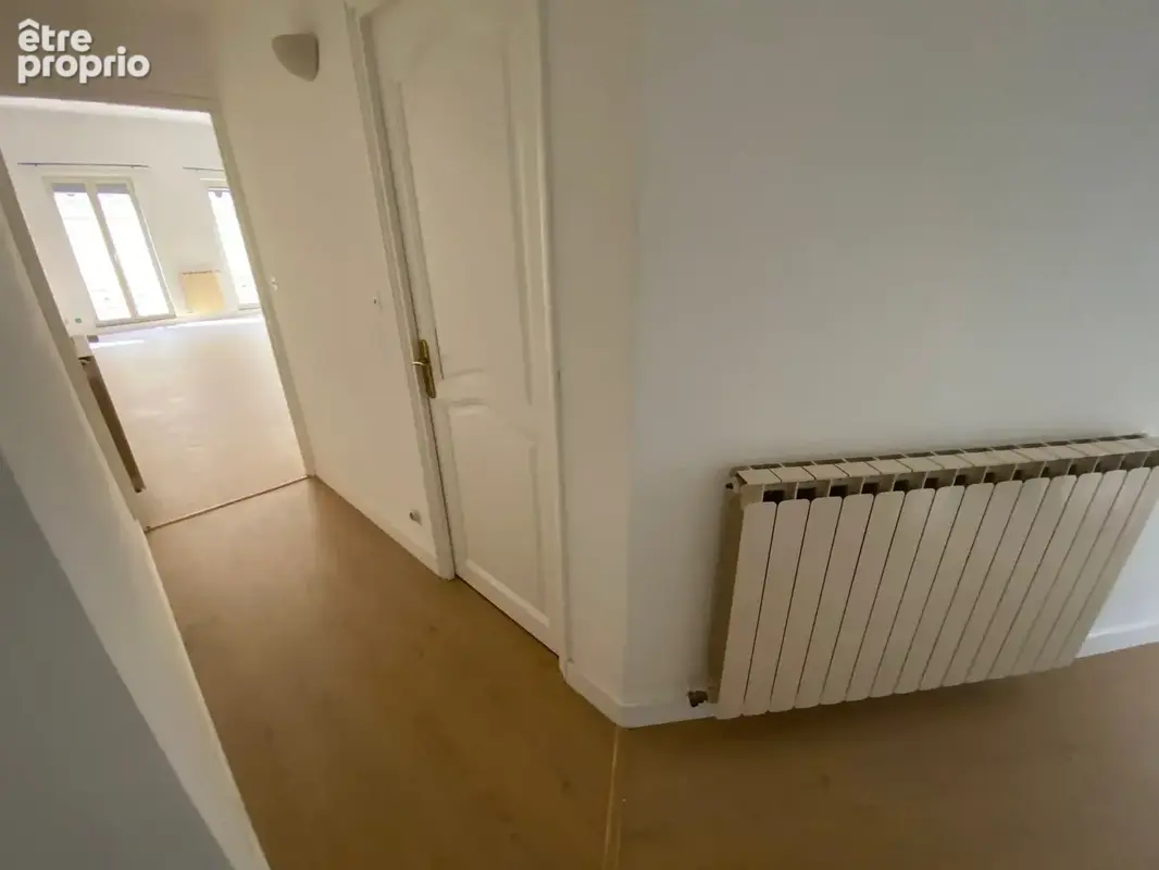 À deux pas des Arènes de Nîmes   Appartement bourgeois de 180 m2 - photo 7