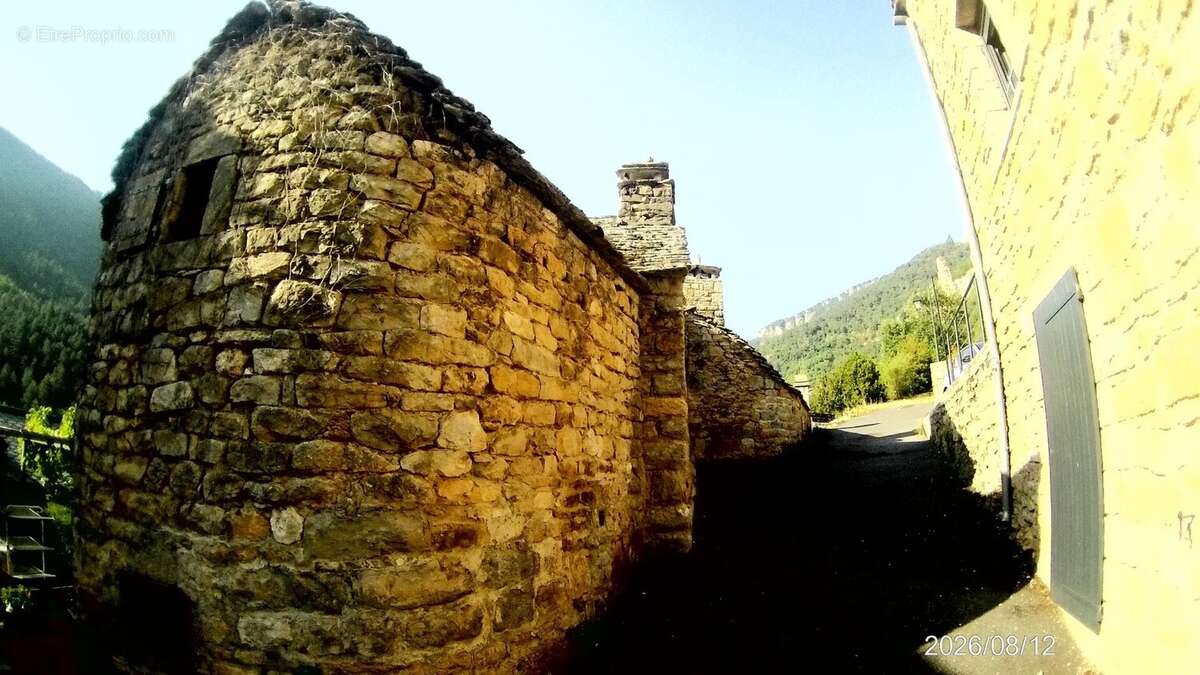 Les vignes – maison de caractère avec terrasse panoramique et terrains en bord de rivière - photo 8