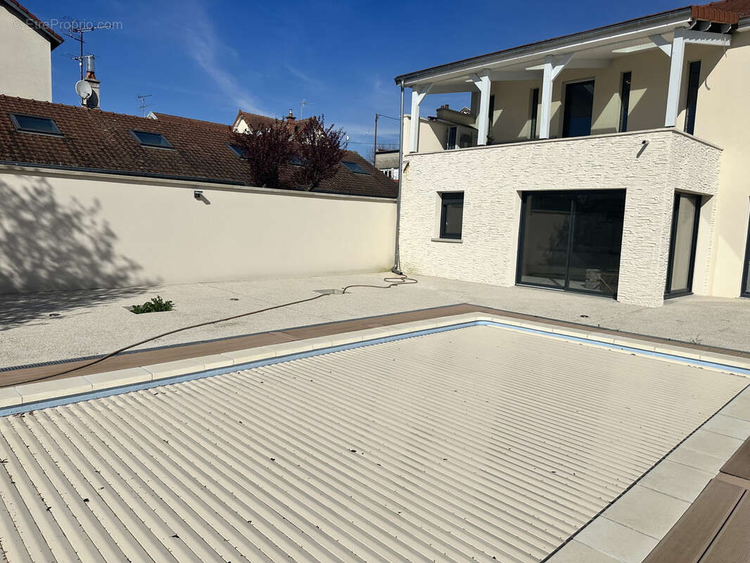 Maison à SAINTE-SAVINE