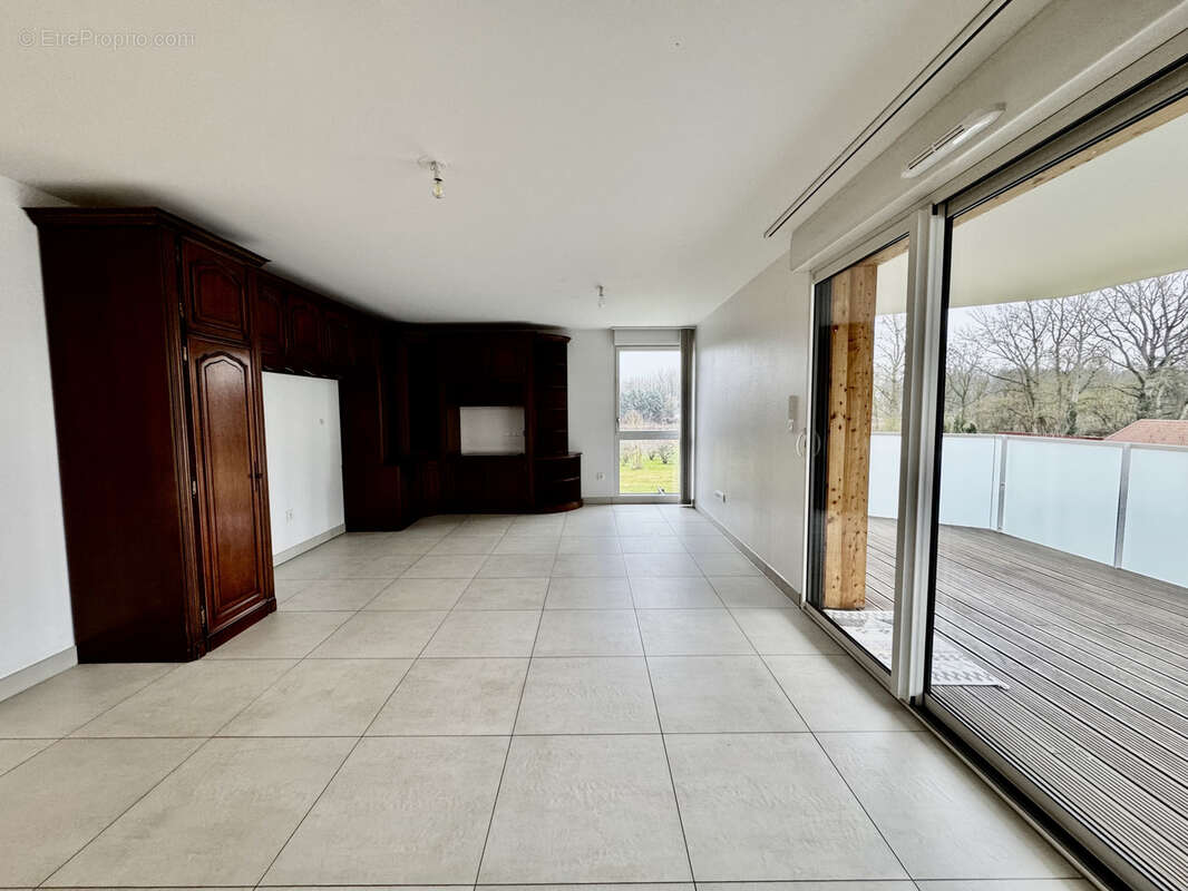 ROBERTSAU: splendide 2 pièces 70m2, terrasse, garage et cave. - photo 3
