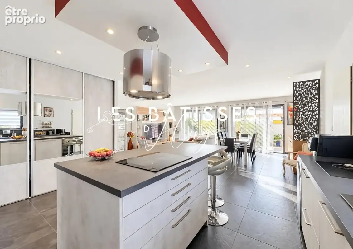Maison 4 pièces 99 m² à vendre à Salon-De-Provence (13300) - photo 2