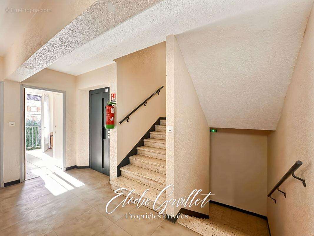 Studio Rennes Les Bains vue rivière 12 m² - photo 6