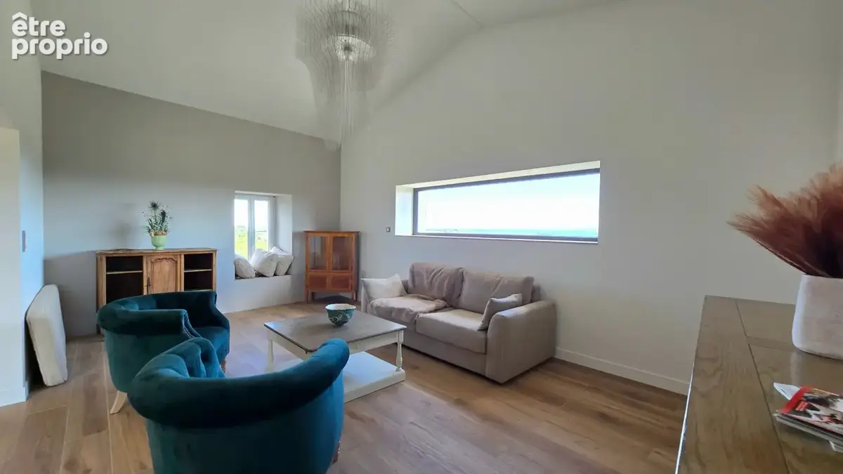Propriété d'Exception Rénovée – 7.5 hectares - Étang privée - vue panoramique - Piscine - Source - photo 8
