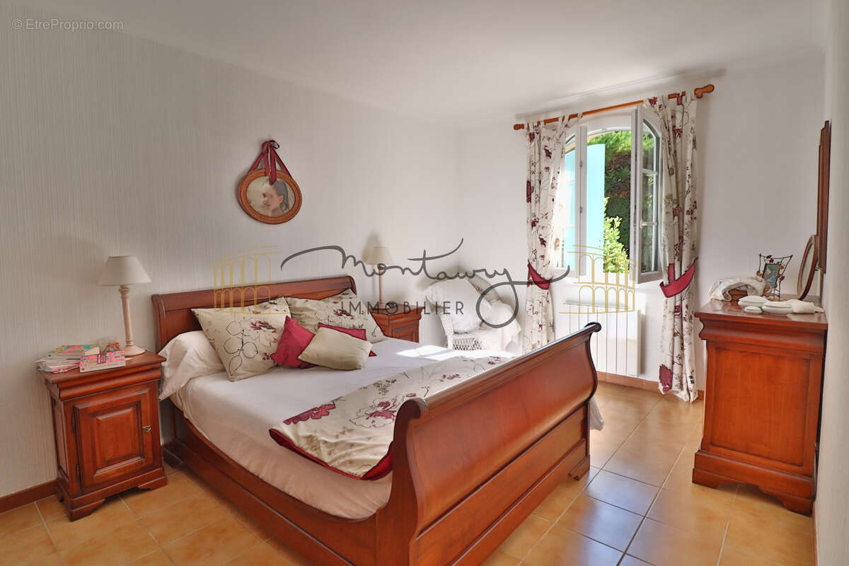 POULX   Élégante villa familiale - photo 10
