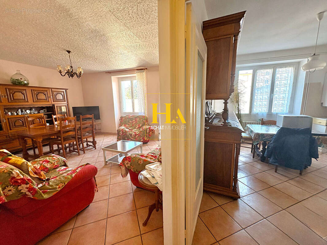 Appartement à LE TEIL