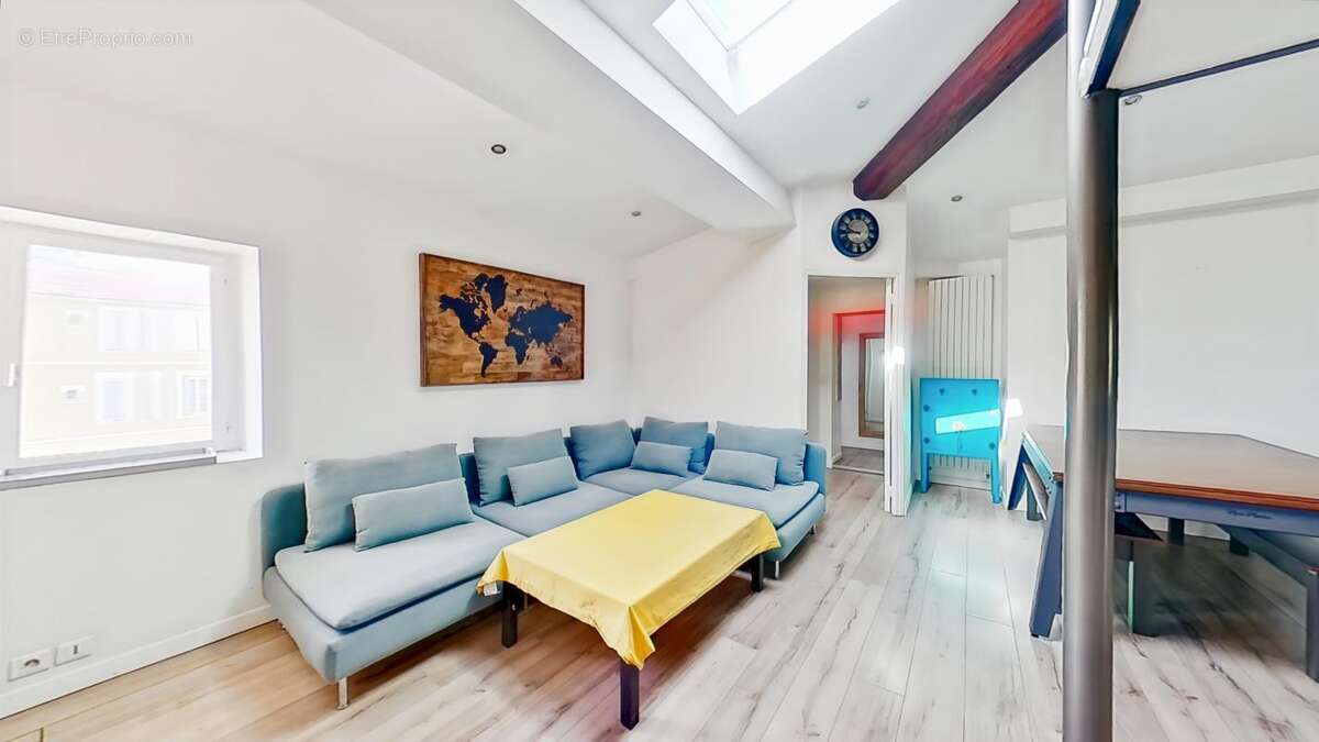 Appartement à MIRIBEL