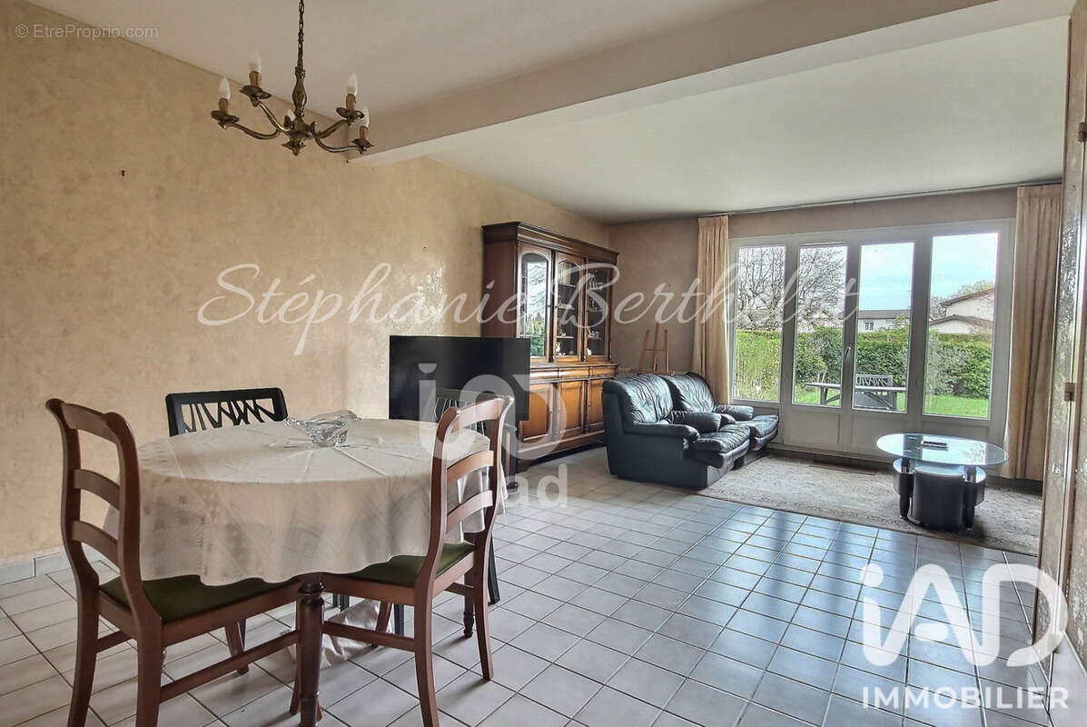 Maison 88 m² à Claye-Souilly  - photo 2