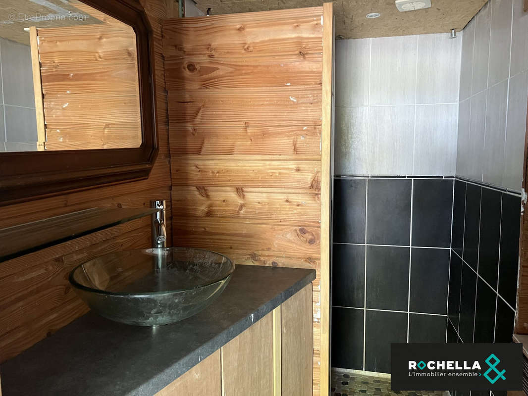 Maison à SAINT-JEAN-D'ANGELY