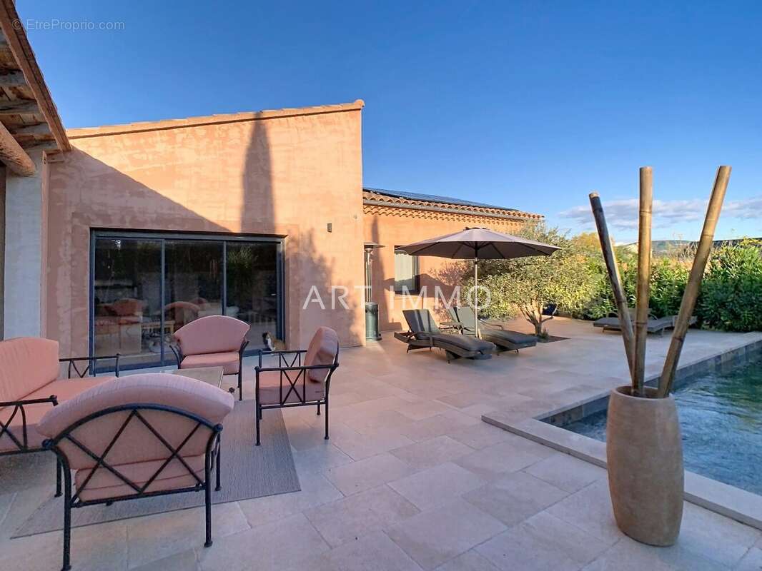 Maison à L&#039;ISLE-SUR-LA-SORGUE