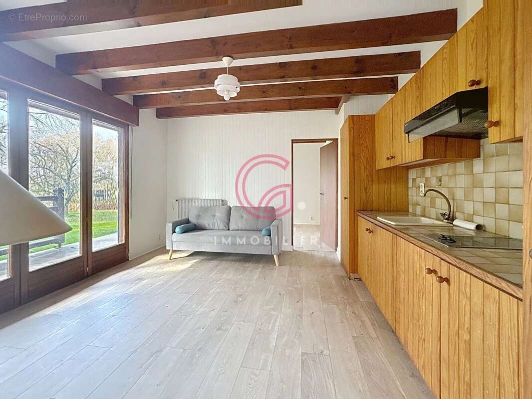 Maison à SAINTE-EULALIE-EN-BORN