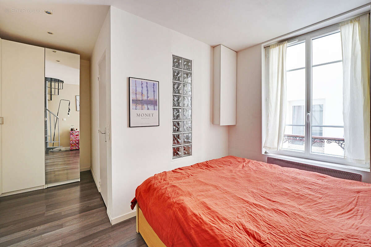 Appartement à PARIS-10E