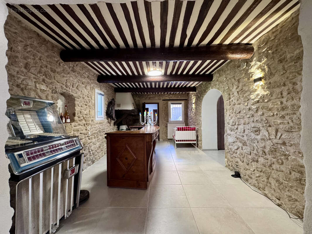 Maison à L'ISLE-SUR-LA-SORGUE