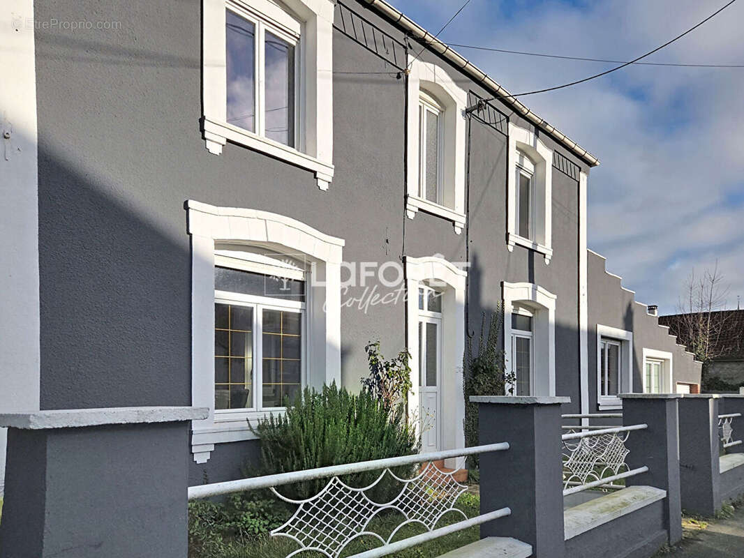 Maison à BEAURAINVILLE