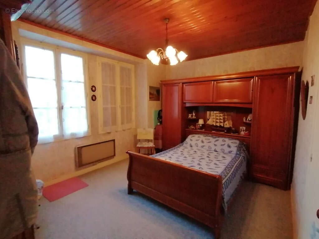 Maison à RAZAC-SUR-L'ISLE