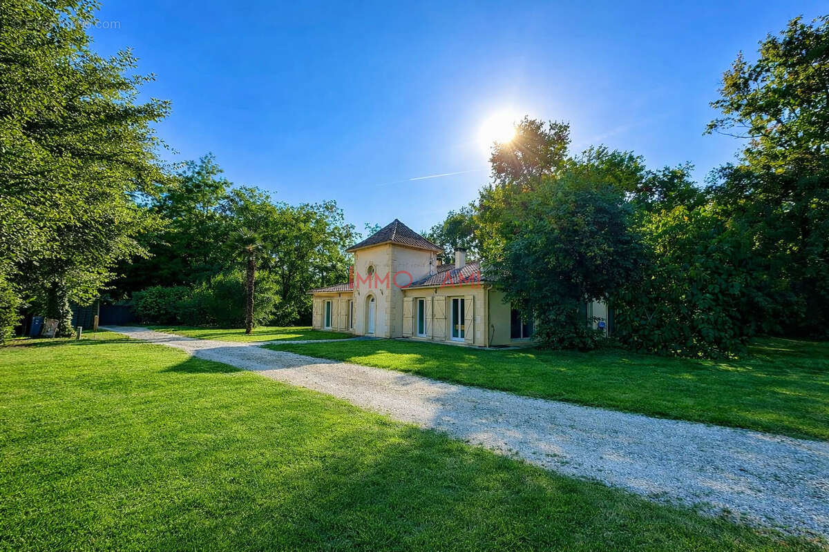Maison à SABLONS