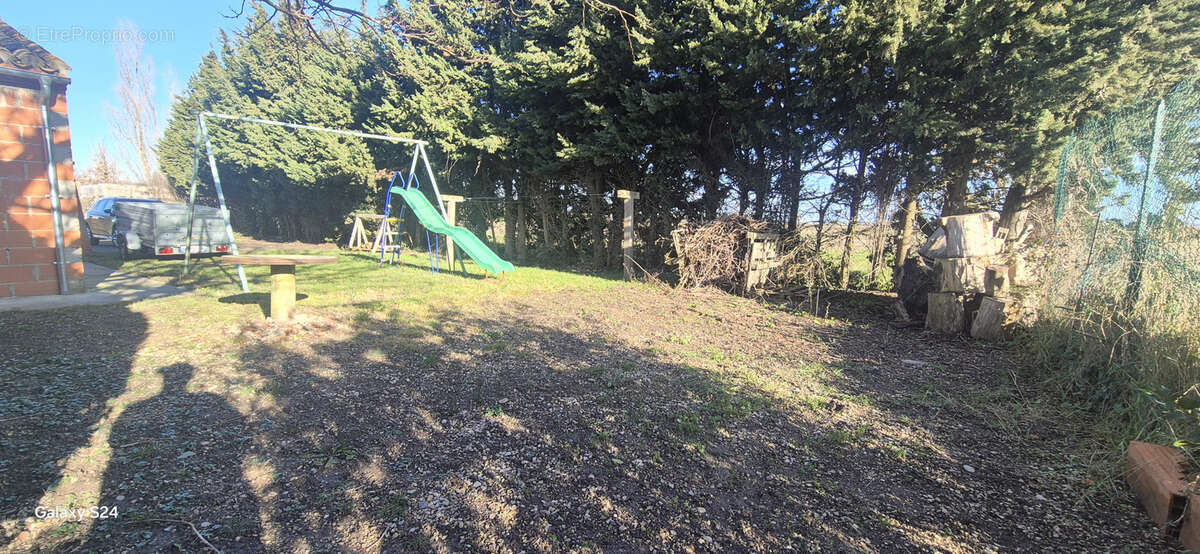 Maison à VILLENEUVE-LA-COMPTAL