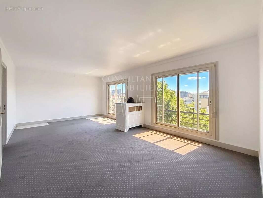 Appartement à NEUILLY-SUR-SEINE
