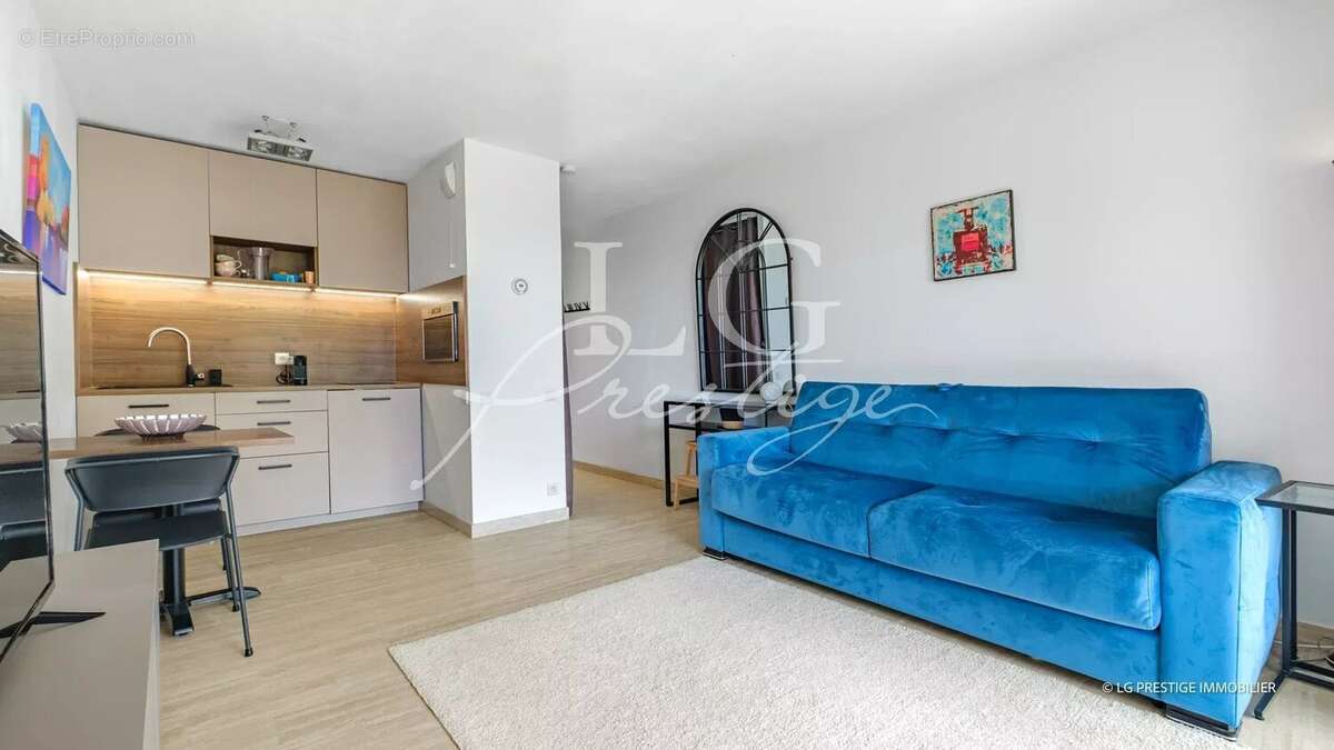 Appartement à MANDELIEU-LA-NAPOULE