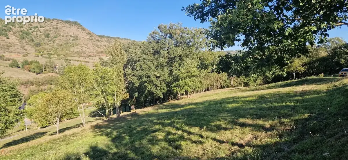 Terrain à MARCILLAC-VALLON