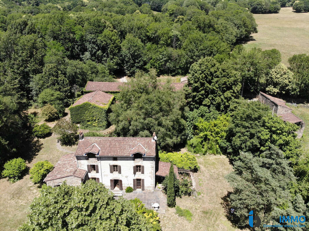 Maison à SAINT-AMANS-VALTORET