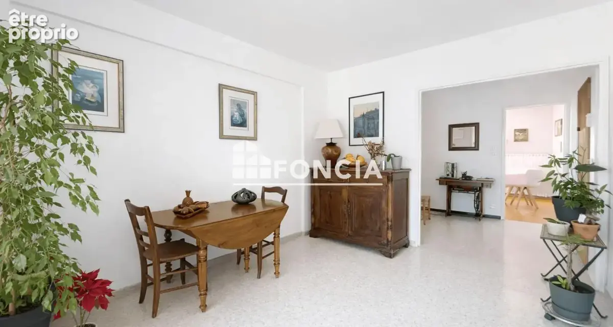 Dernier étage – t5 92 m² – sans vis-à-vis – cave & parking - photo 2