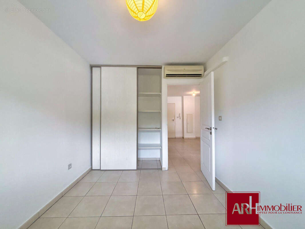 Appartement 59 m² à Saint-Denis  - photo 4