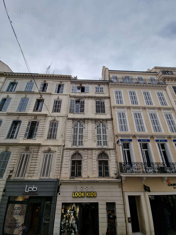 Appartement à MARSEILLE-1E