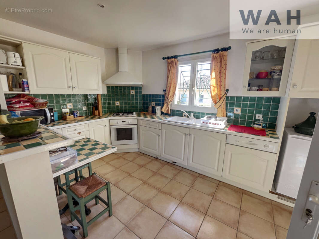Maison de plain-pied p4 de 115 m2 sur un terrain clos et arbore de 850 m2 avec garage - clarensac, vaunage. - photo 6
