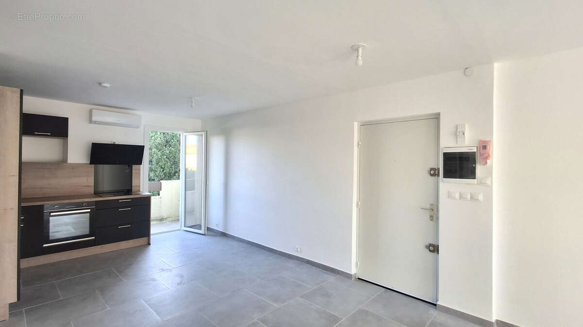 Appartement à SAINT-CYR-SUR-MER