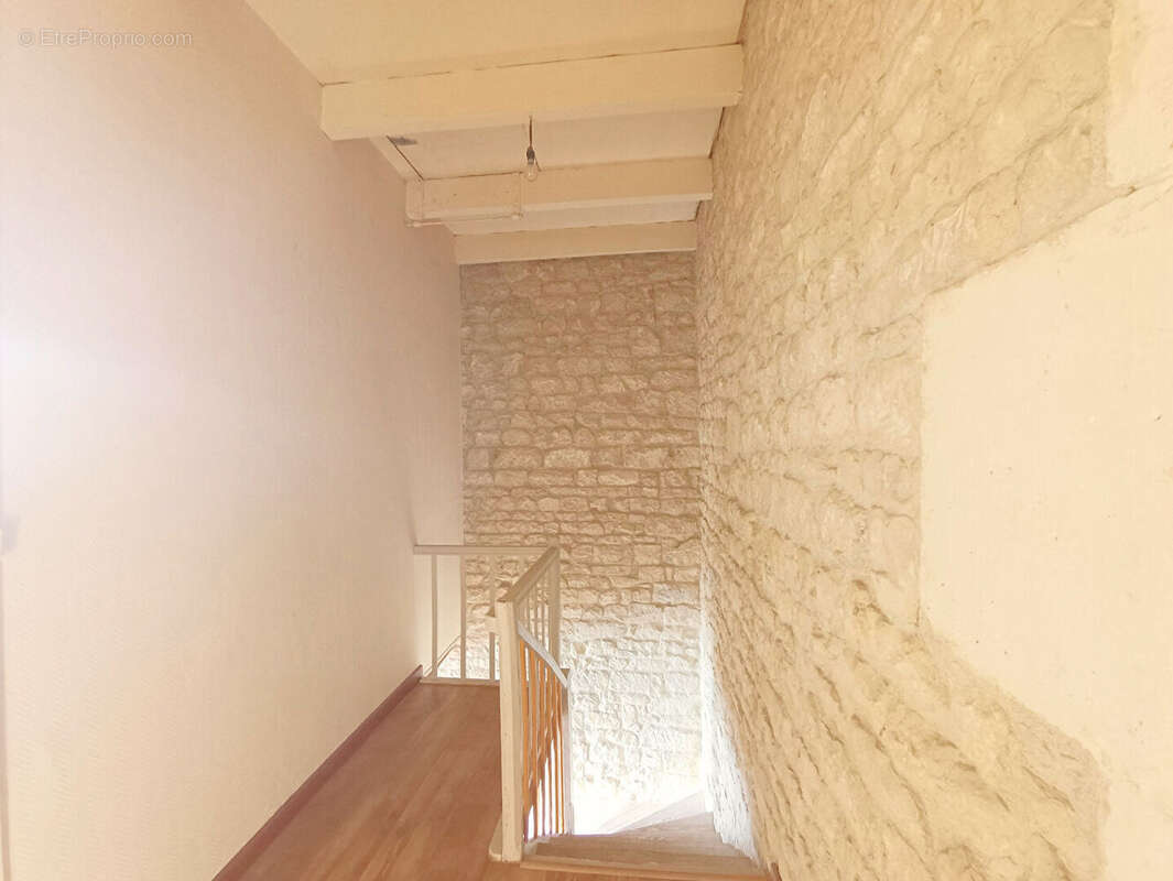 Maison 5 pièces 197 m²  Foussignac - photo 7