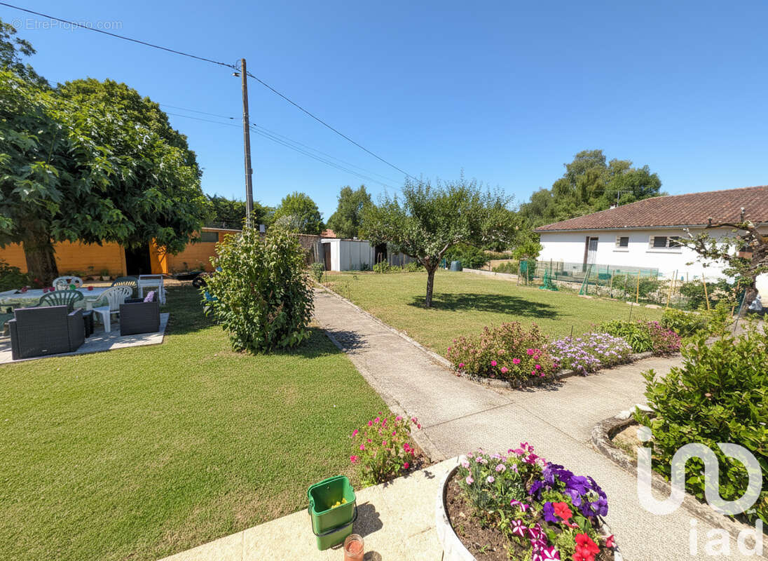 Photo 2 - Maison à MONTIGNAC-CHARENTE